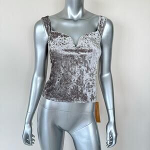NWT!!! Reformation women velvet top size XS